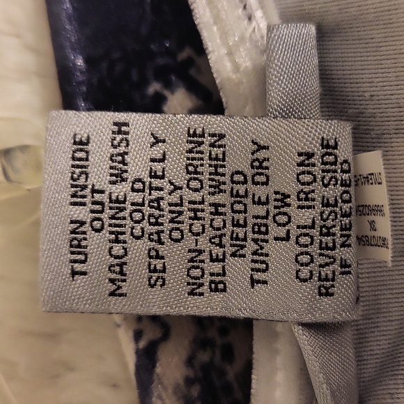 Catherine's multicolored 3/4 sleeve blouse size 3X - Picture 7 of 7